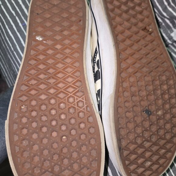 Vans - Picture 6 of 12